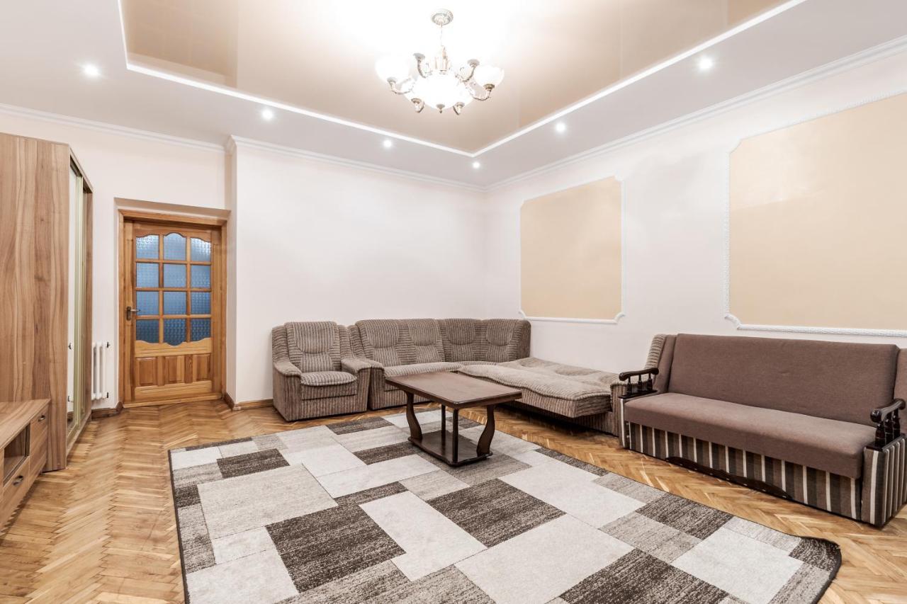 Akademika Hnatyuka Apartment Львів Екстер'єр фото